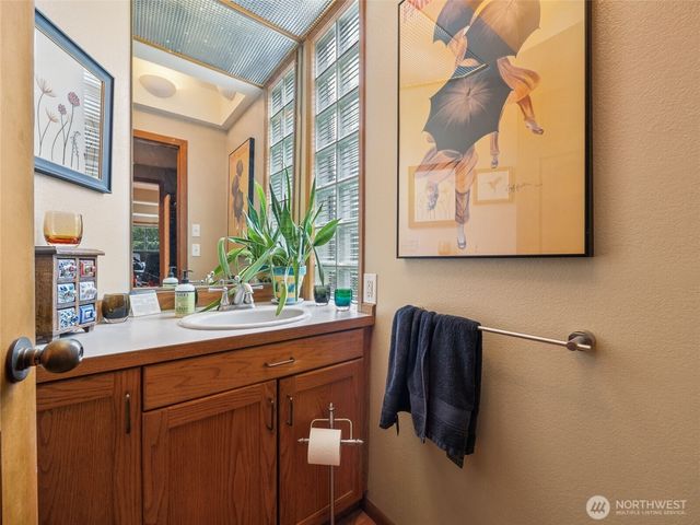 2028 34th Avenue S, Seattle, WA 98144