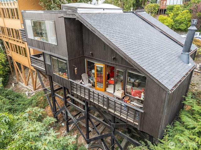 2028 34th Avenue S, Seattle, WA 98144