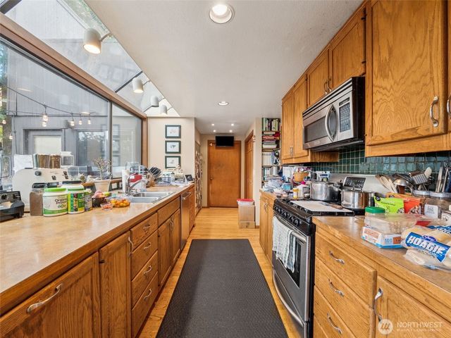 2028 34th Avenue S, Seattle, WA 98144