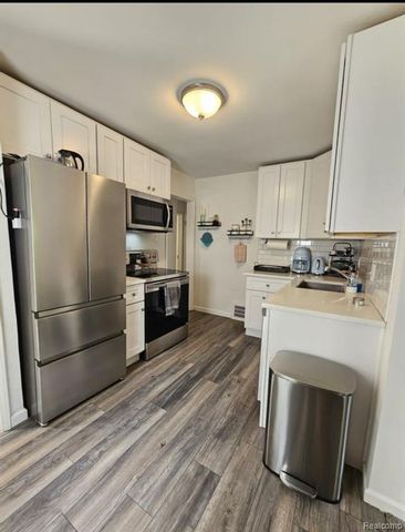 1016 Grove Avenue, Royal Oak, MI 48067