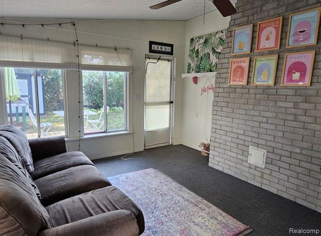 1016 Grove Avenue, Royal Oak, MI 48067