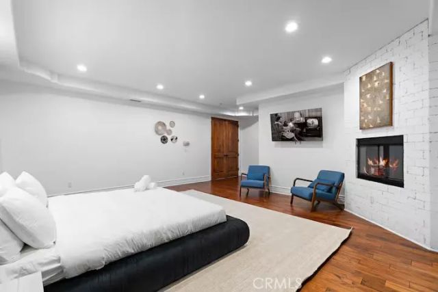 16806 Addison Street, Encino, CA 91436