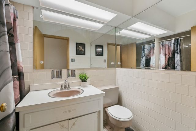 16400 University Avenue, South Holland, IL 60473