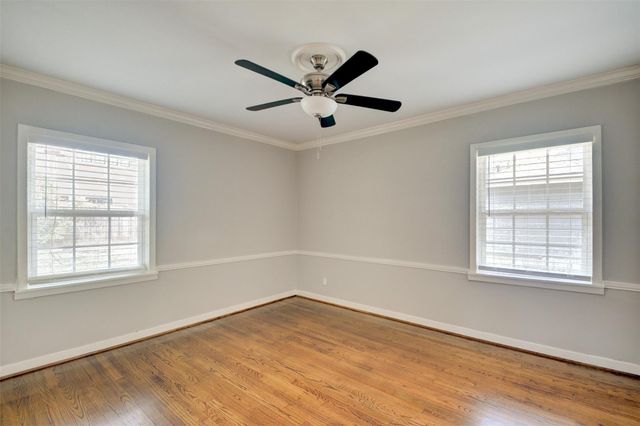 5604 Whitehaven Street, Bellaire, TX 77401