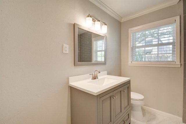 5604 Whitehaven Street, Bellaire, TX 77401