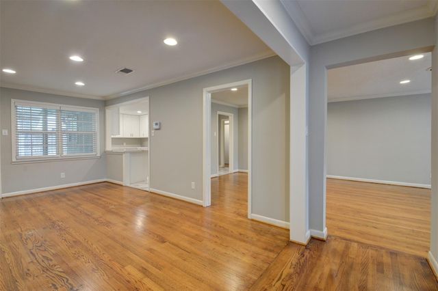 5604 Whitehaven Street, Bellaire, TX 77401