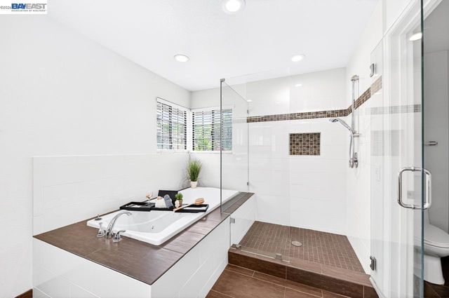 2737 Harland Ct, Walnut Creek, CA 94598