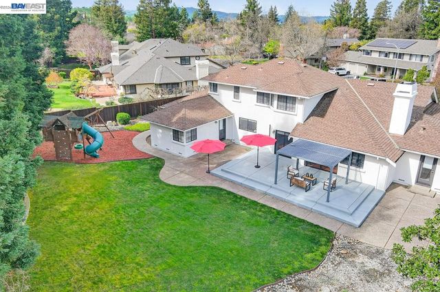 2737 Harland Ct, Walnut Creek, CA 94598