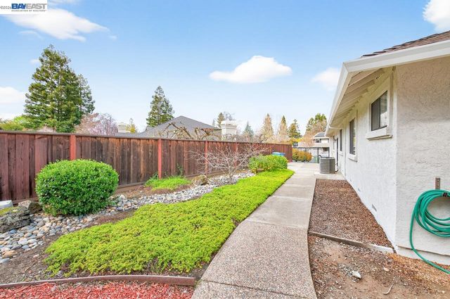 2737 Harland Ct, Walnut Creek, CA 94598