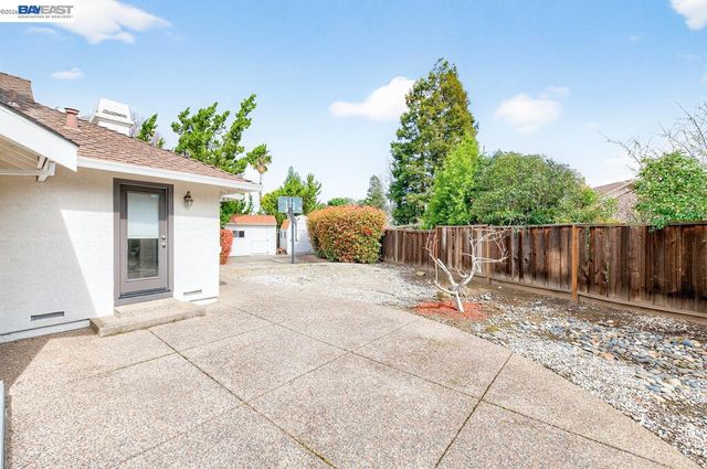 2737 Harland Ct, Walnut Creek, CA 94598