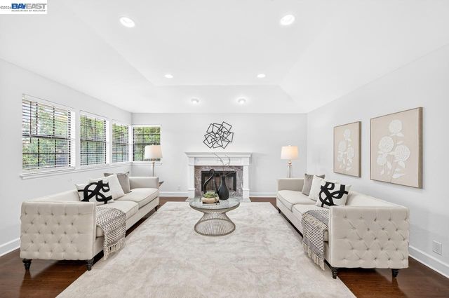 2737 Harland Ct, Walnut Creek, CA 94598