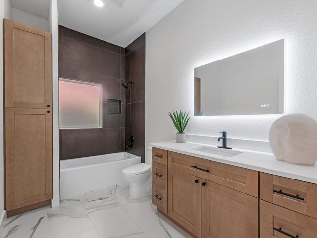 508 Dell Court, Houston, TX 77009