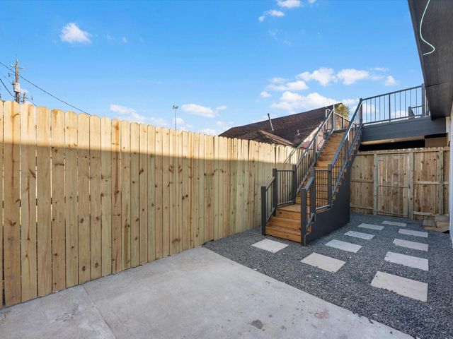 508 Dell Court, Houston, TX 77009