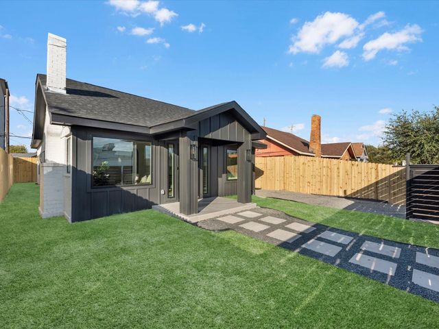 508 Dell Court, Houston, TX 77009