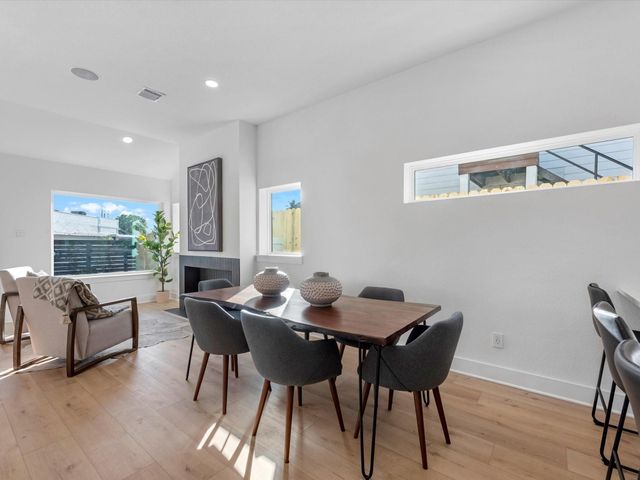 508 Dell Court, Houston, TX 77009