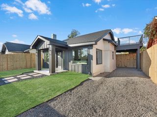 508 Dell Court, Houston, TX 77009