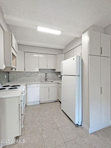 1018 E Osborn Road A, Phoenix, AZ 85014