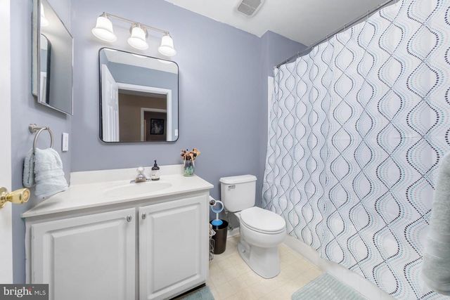 701 TANGLEWOOD DR, Sicklerville, NJ 08081