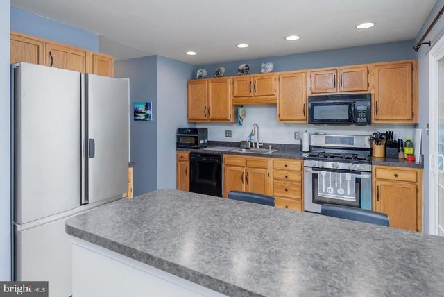 701 TANGLEWOOD DR, Sicklerville, NJ 08081