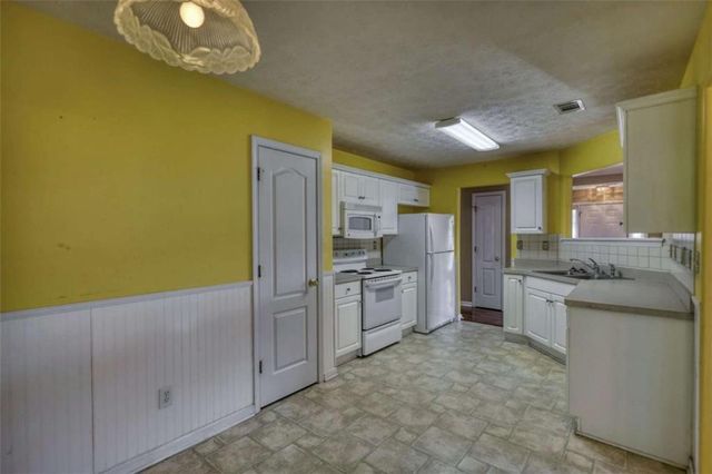 25 Luke Ln, Covington, GA 30014