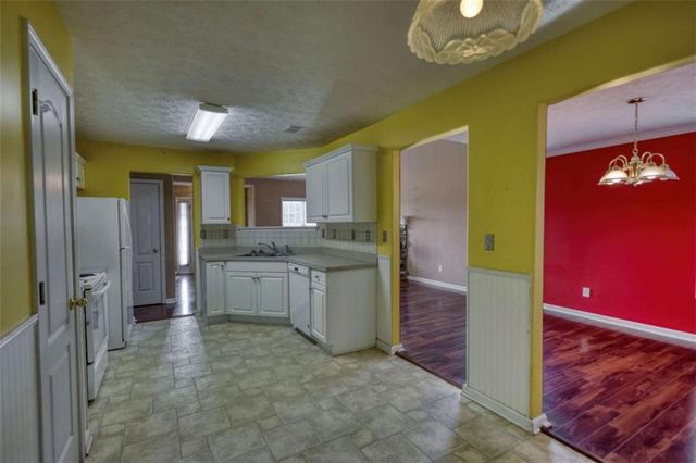 25 Luke Ln, Covington, GA 30014