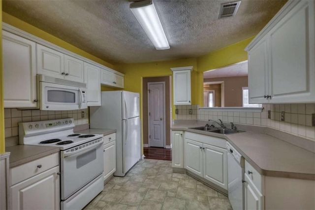 25 Luke Ln, Covington, GA 30014