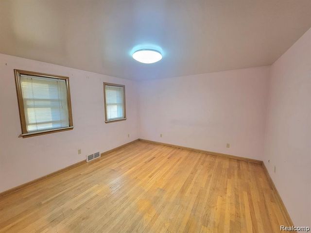 2415 Otter Street, Warren, MI 48092