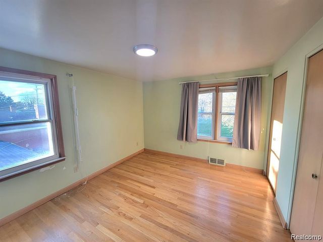 2415 Otter Street, Warren, MI 48092