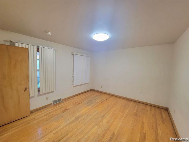 2415 Otter Street, Warren, MI 48092