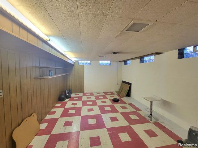 2415 Otter Street, Warren, MI 48092