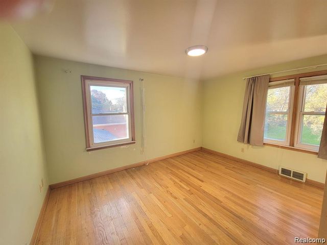 2415 Otter Street, Warren, MI 48092