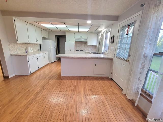 2415 Otter Street, Warren, MI 48092