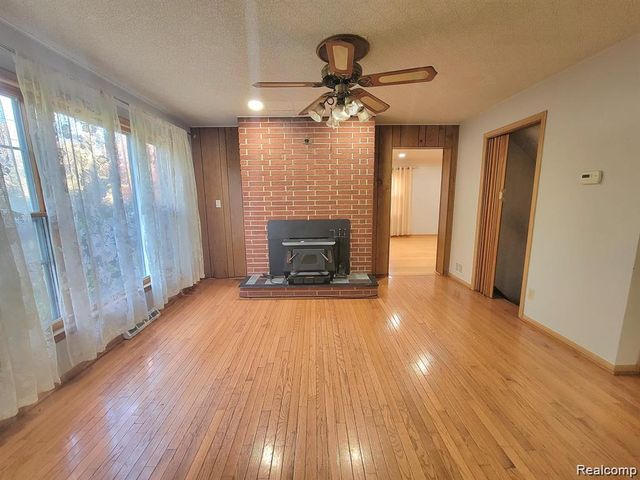 2415 Otter Street, Warren, MI 48092