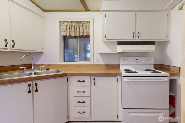 589 Criscola Avenue, College Place, WA 99324