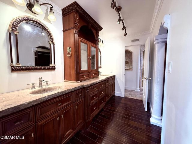 29608 Lazy Oak Place, Agoura Hills, CA 91301
