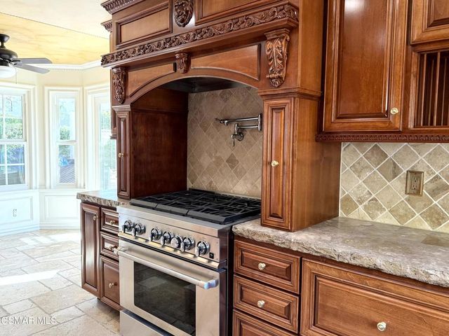 29608 Lazy Oak Place, Agoura Hills, CA 91301