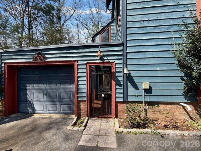 7221 Delta Lake Drive, Charlotte, NC 28215