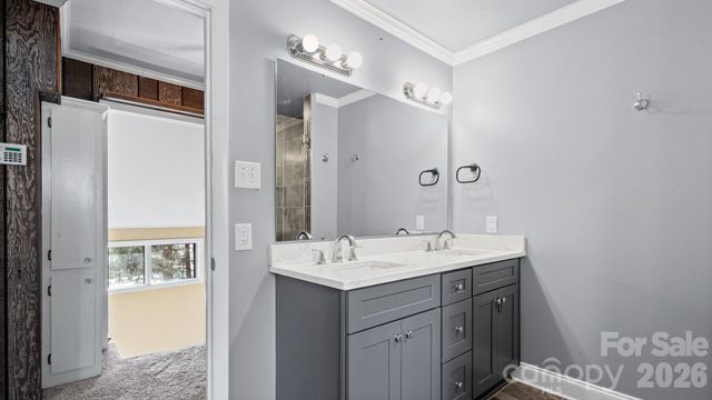 7221 Delta Lake Drive, Charlotte, NC 28215