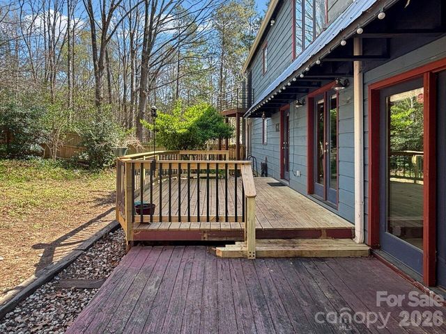 7221 Delta Lake Drive, Charlotte, NC 28215