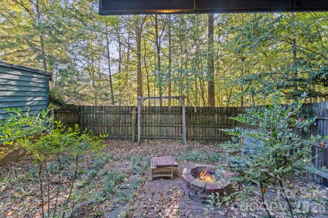 7221 Delta Lake Drive, Charlotte, NC 28215