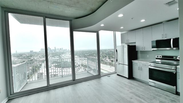 5925 Almeda Rd 12113, Houston, TX 77004