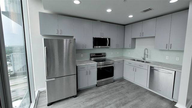 5925 Almeda Rd 12113, Houston, TX 77004