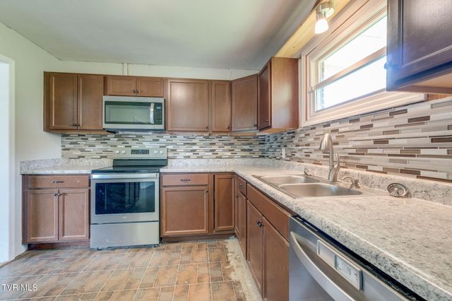 1815 Hutchinson Drive, Kingsport, TN 37660