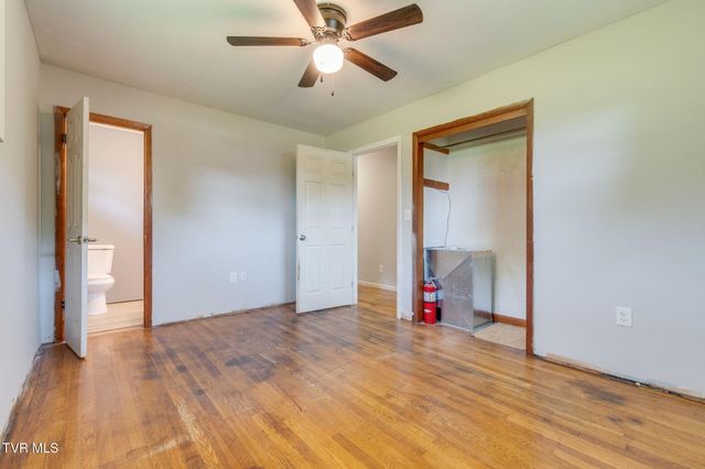 1815 Hutchinson Drive, Kingsport, TN 37660