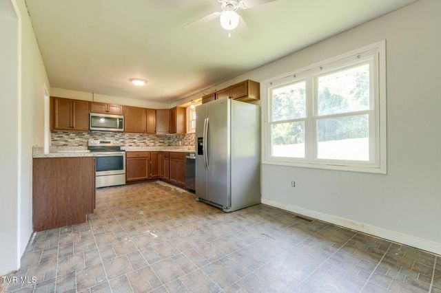 1815 Hutchinson Drive, Kingsport, TN 37660