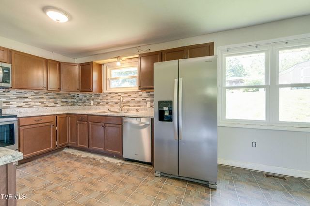 1815 Hutchinson Drive, Kingsport, TN 37660