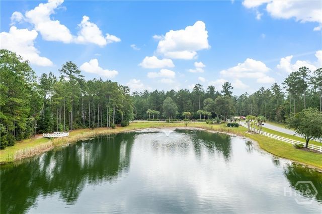 145 Jacobs Circle, Richmond Hill, GA 31324