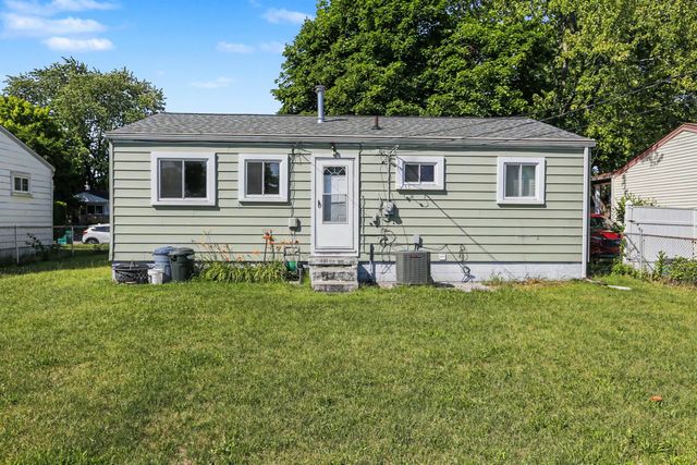 1302 Commonwealth Avenue, Ypsilanti, MI 48198
