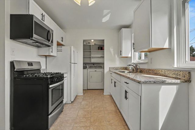 1302 Commonwealth Avenue, Ypsilanti, MI 48198