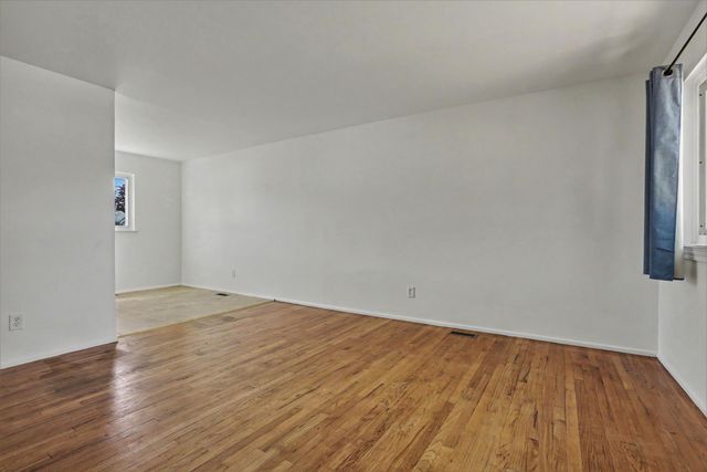 1302 Commonwealth Avenue, Ypsilanti, MI 48198